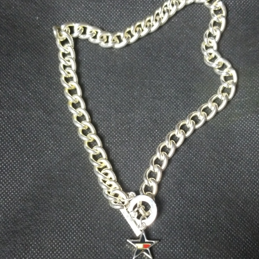 Tommy Hilfiger choker